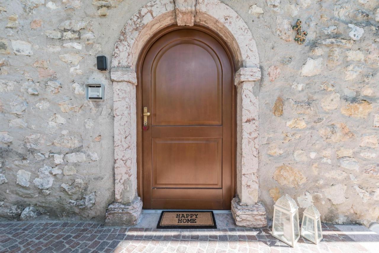 Appartamento Ania Vista Castello Tenno Exterior foto
