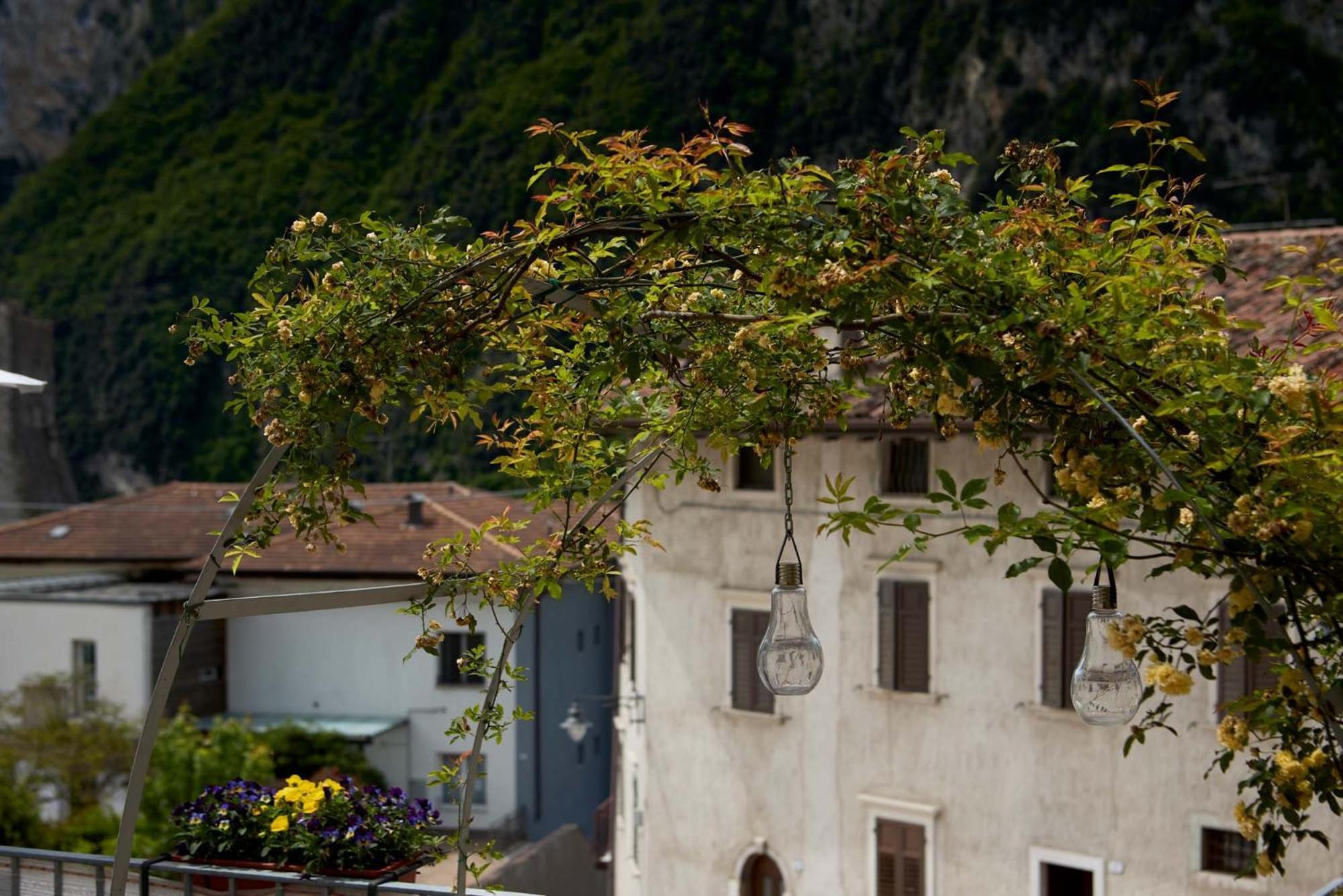 Appartamento Ania Vista Castello Tenno Exterior foto